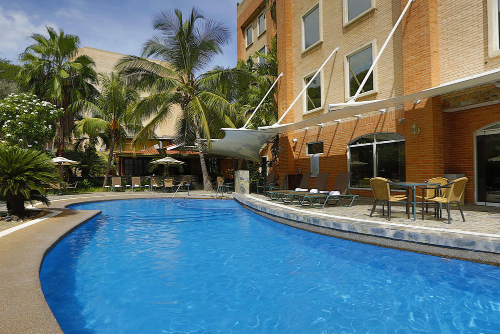 Eurobuilding Express Maiquetia Hotel Екстериор снимка The swimming pool at the hotel