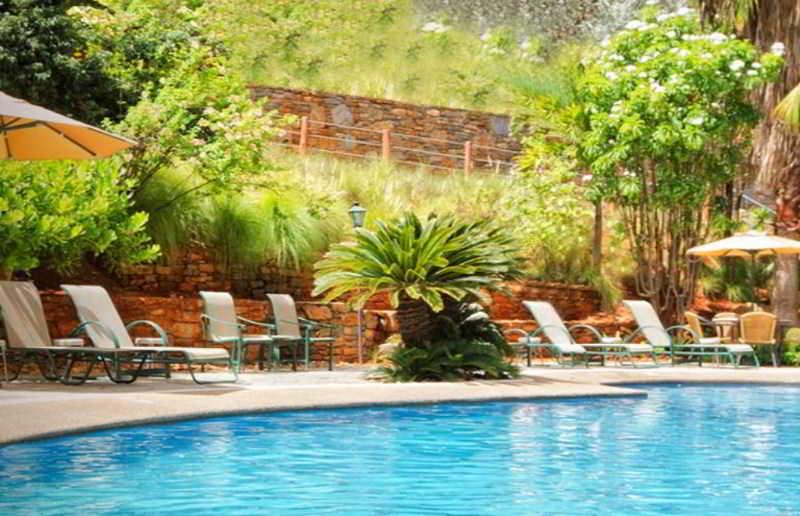 Eurobuilding Express Maiquetia Hotel Екстериор снимка The swimming pool at the hotel