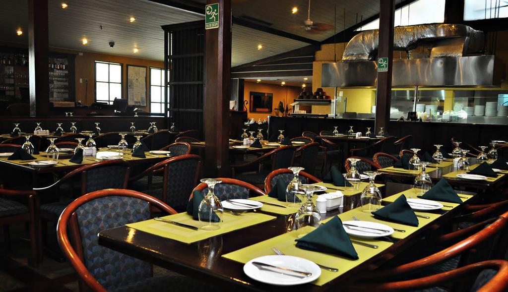 Eurobuilding Express Maiquetia Hotel Екстериор снимка Interior of a restaurant