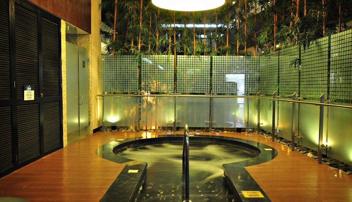 Eurobuilding Express Maiquetia Hotel Екстериор снимка A modern onsen in Tokyo
